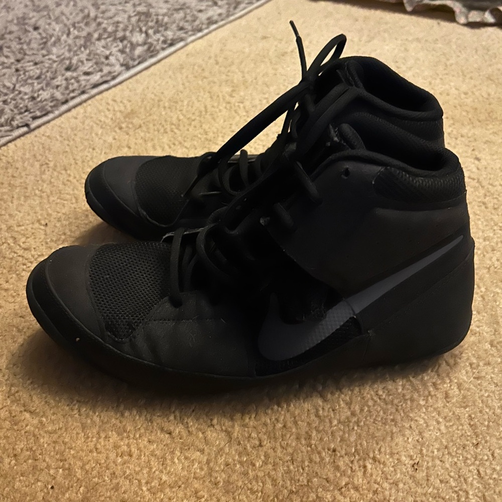 Nike Racing Shoes - Picture 3 of 4